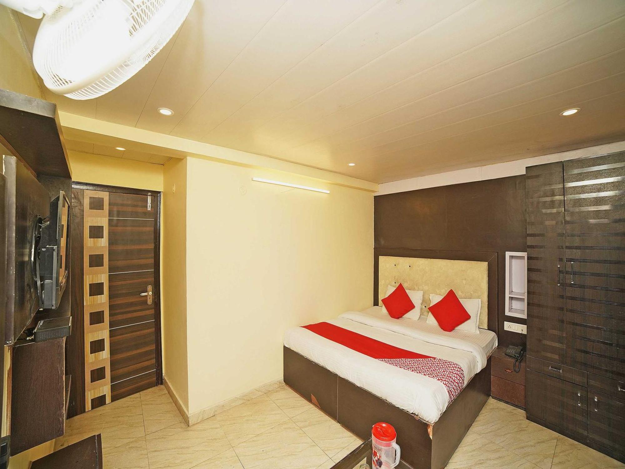 Oyo Flagship 8594 Golden Nest Hotel Nainital Exterior photo